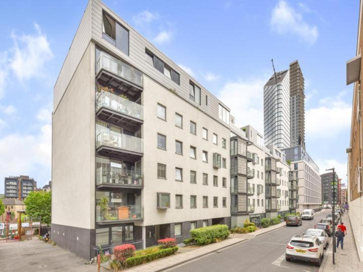 Waterside, Old Street, Angel, Entire Private * Londen