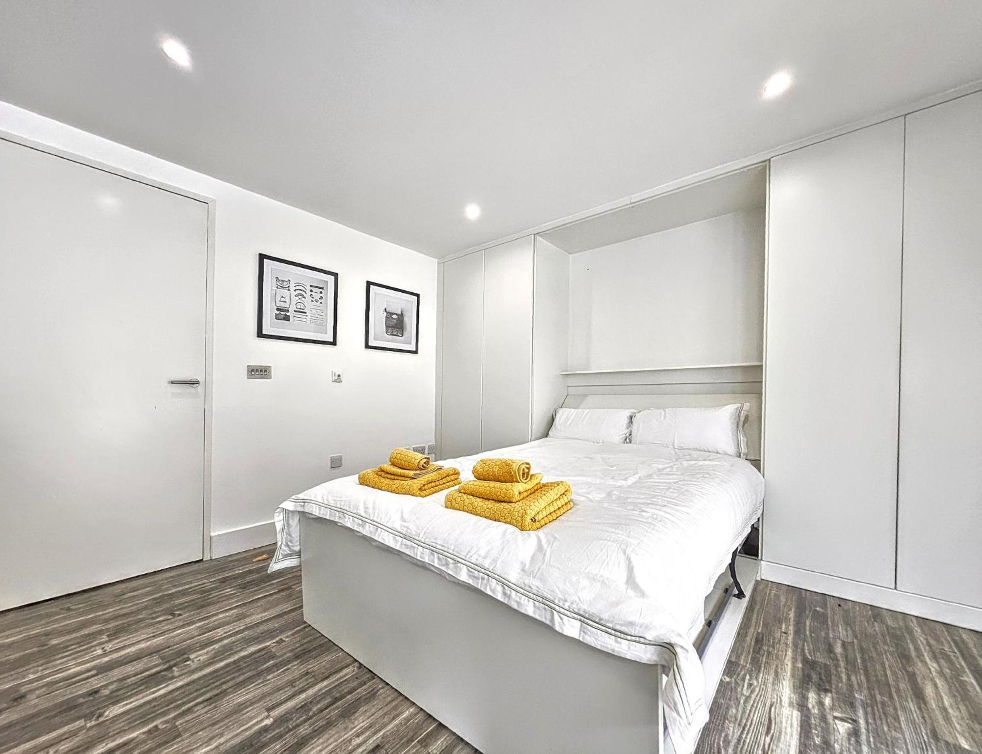 Waterside, Old Street, Angel, Entire Private Appartement Londen