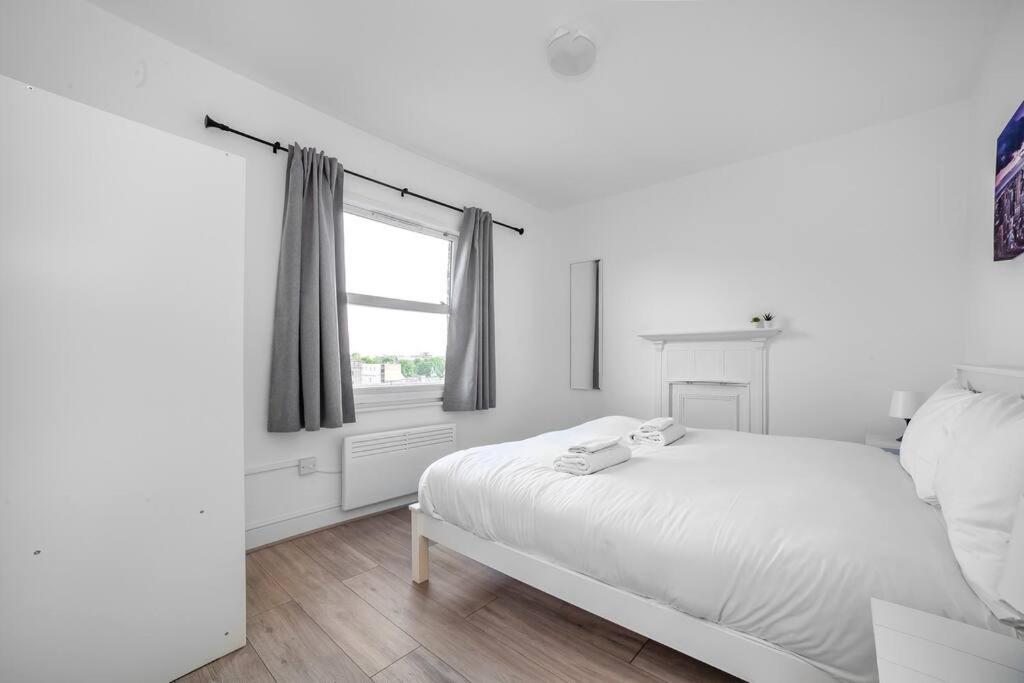 Stylish 2-bed By Tower Of