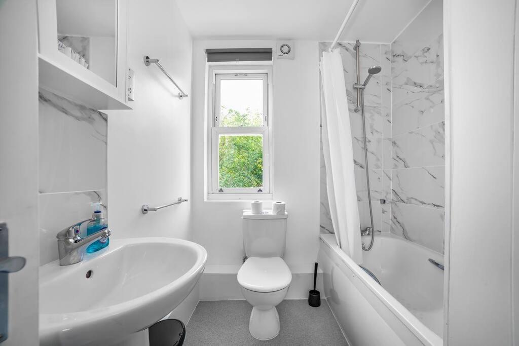 Apartamento Stylish 2-bed By Tower Of *