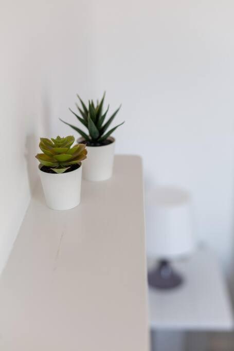 Stylish 2-bed By Tower Of Appartement