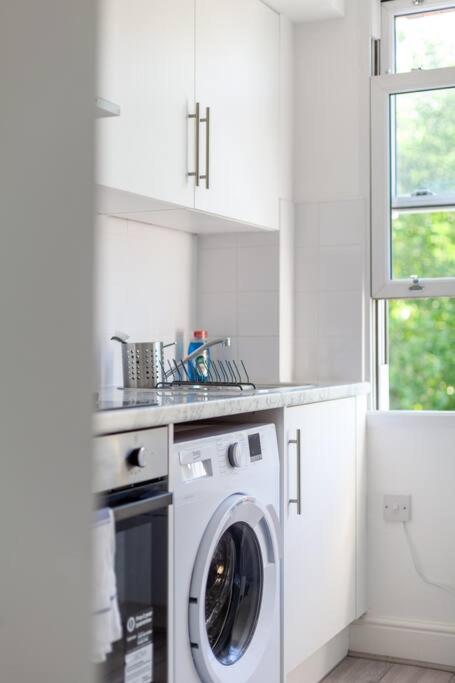 Appartement Stylish 2-bed By Tower Of *