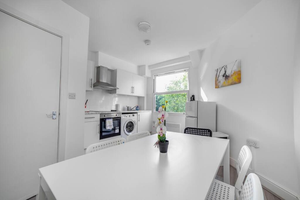 Stylish 2-bed By Tower Of Appartement Londen