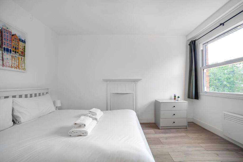 Stylish 2-bed By Tower Of