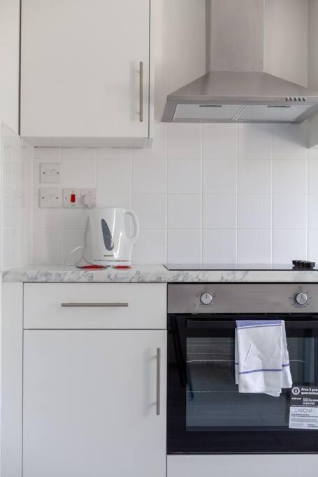 Appartement Stylish 2-bed By Tower Of