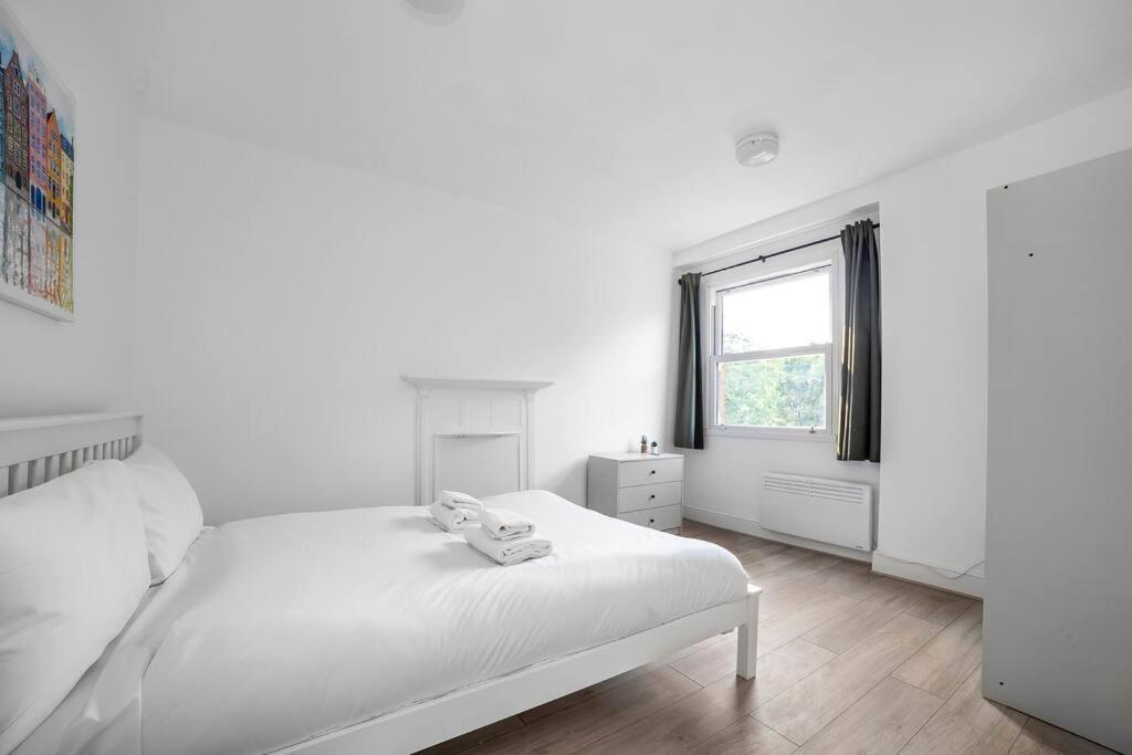 Stylish 2-bed By Tower Of Appartement