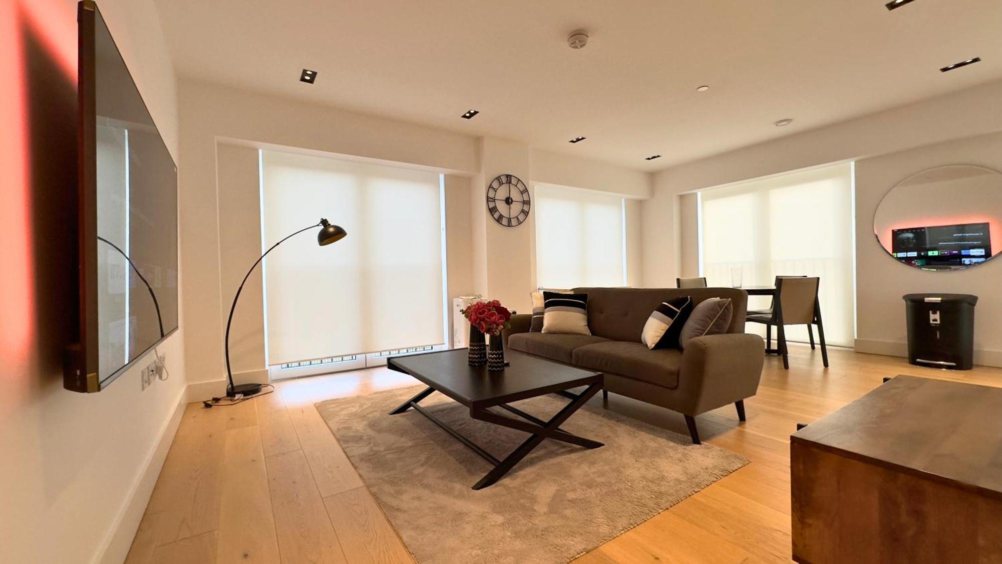 Appartement Us Embassy Nine Elms Modern 1000mb Ultra Fast Wifi Londen