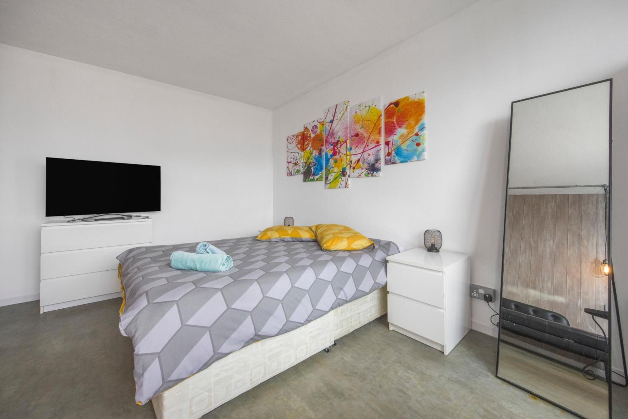4-bed Flat With Stunning Views Apartment