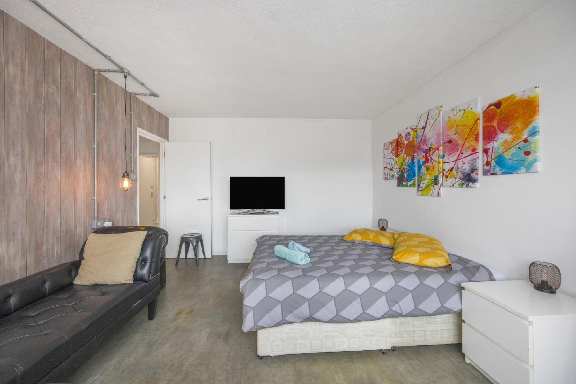 4-bed Flat With Stunning Views * London