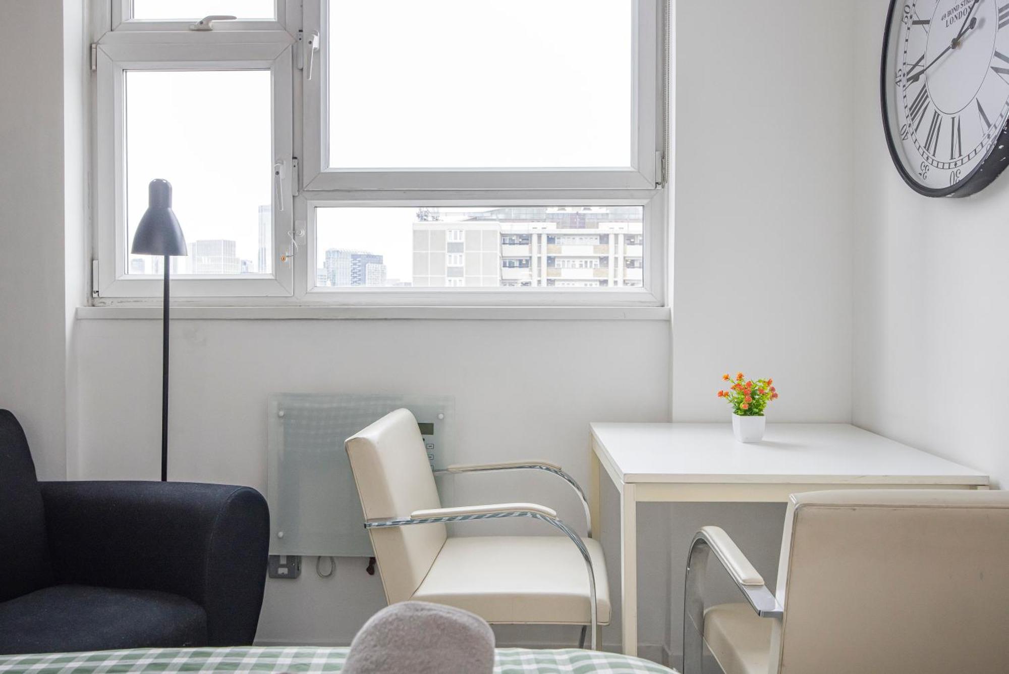 4-bed Flat With Stunning Views *
