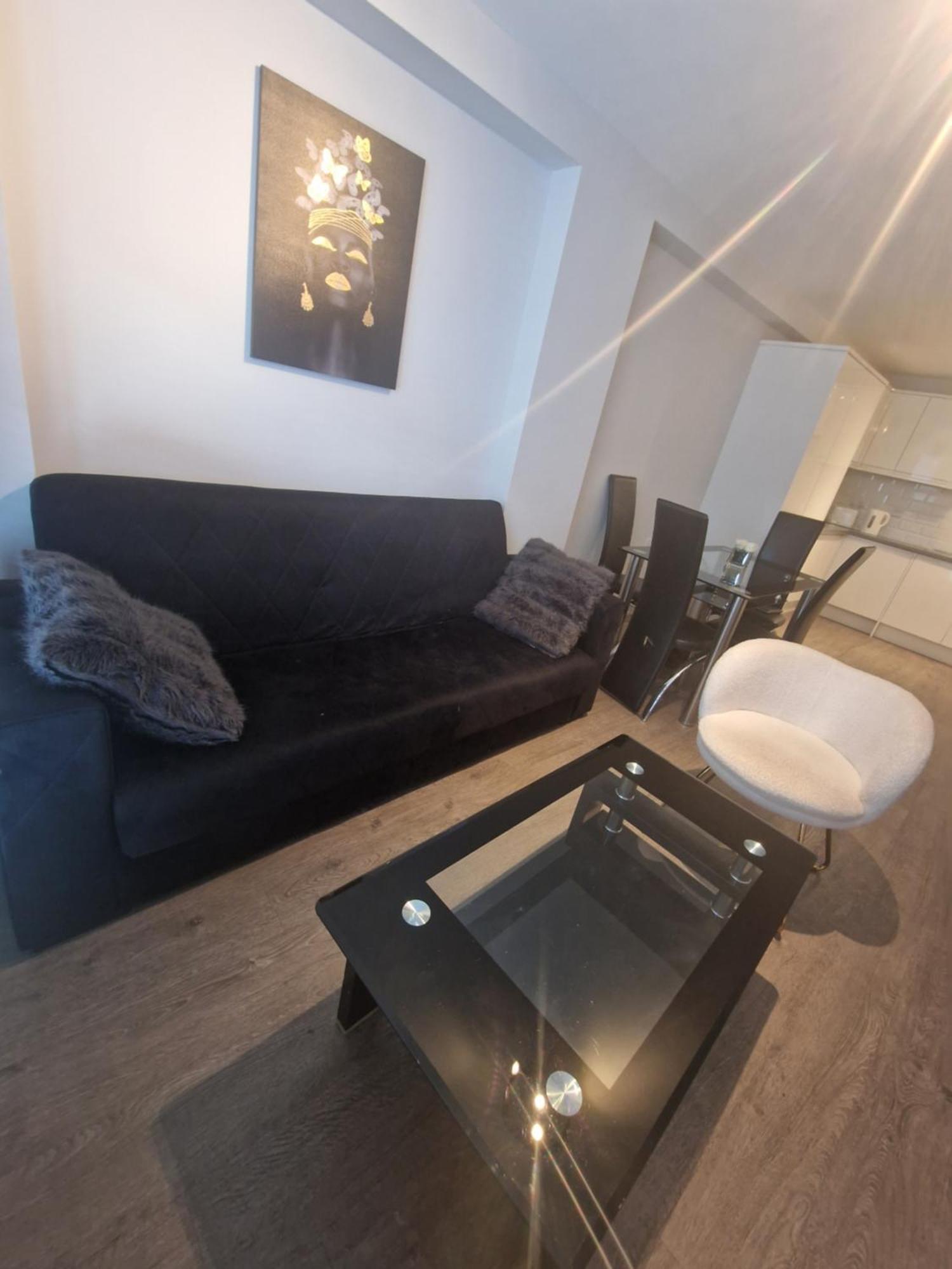 Aarons Riverview Luxury * London