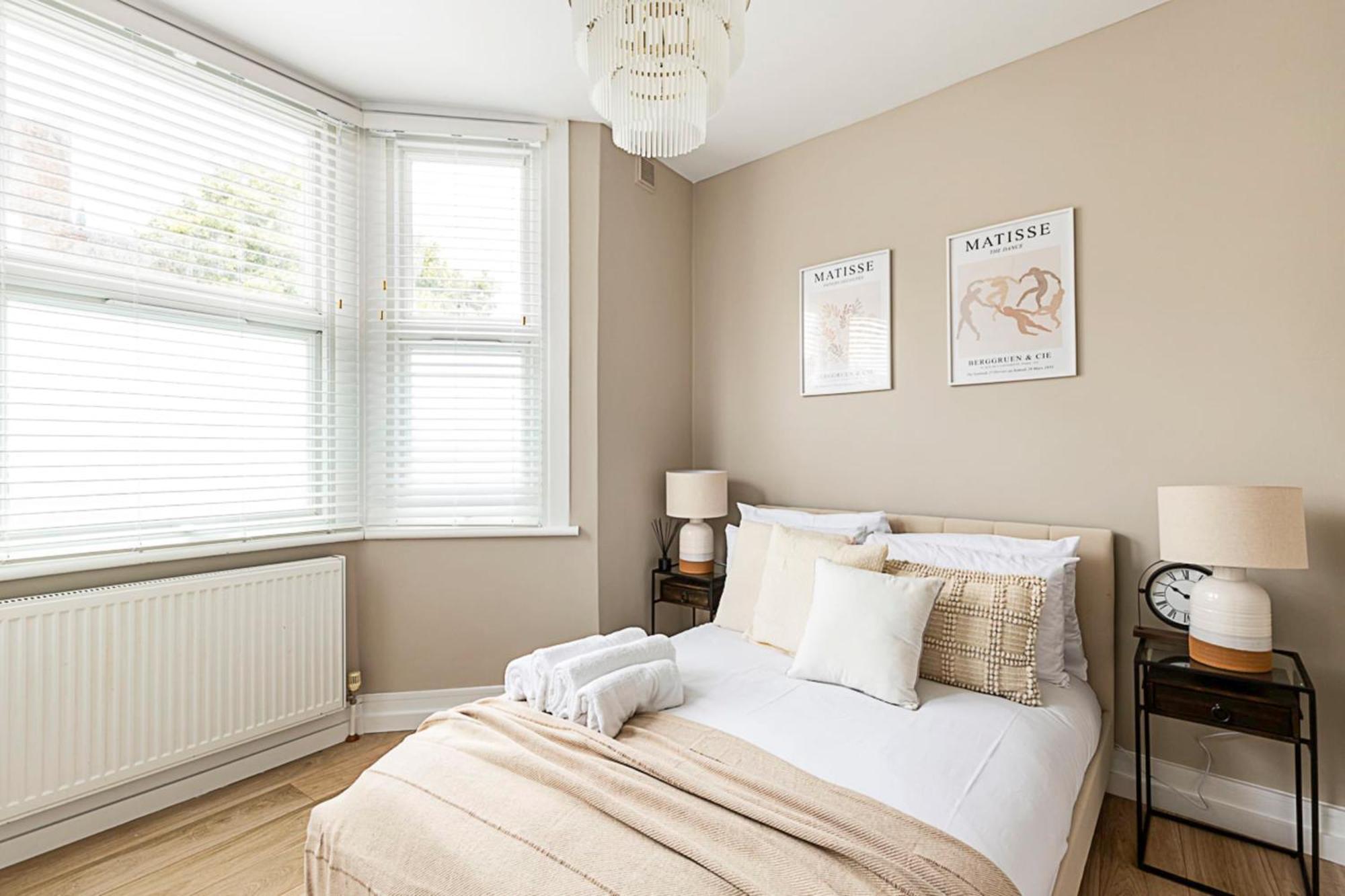 Luxurious 3 Bed Flat With Patio And Garden Leilighet London