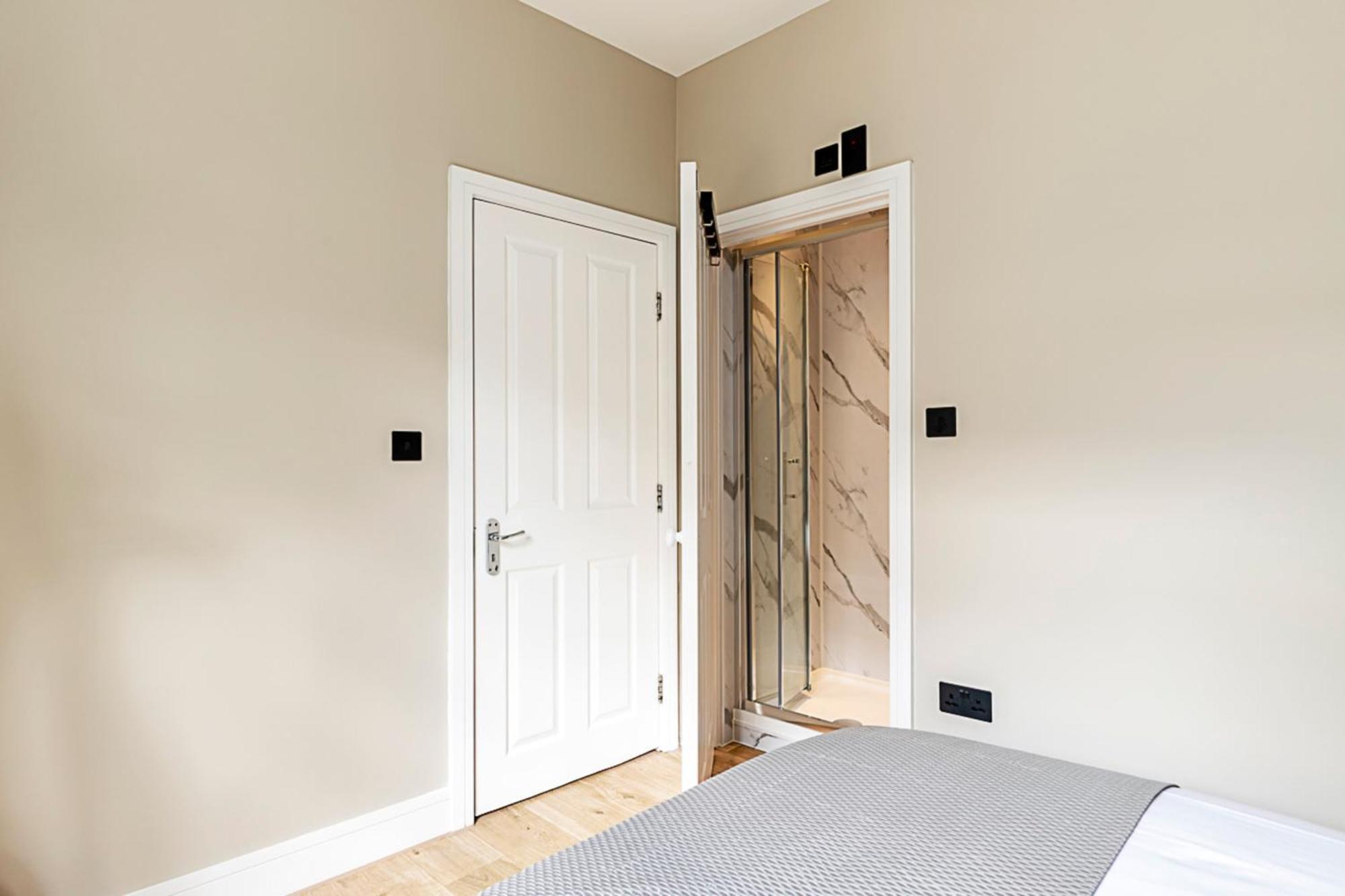 Luxurious 3 Bed Flat With Patio And Garden Leilighet