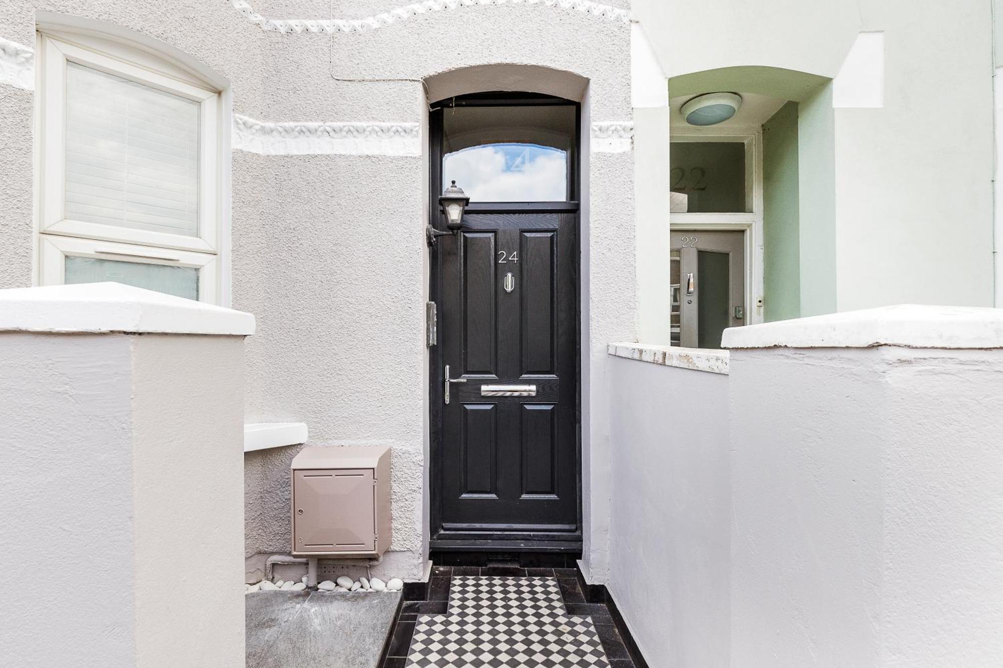 Luxurious 3 Bed Flat With Patio And Garden Leilighet London