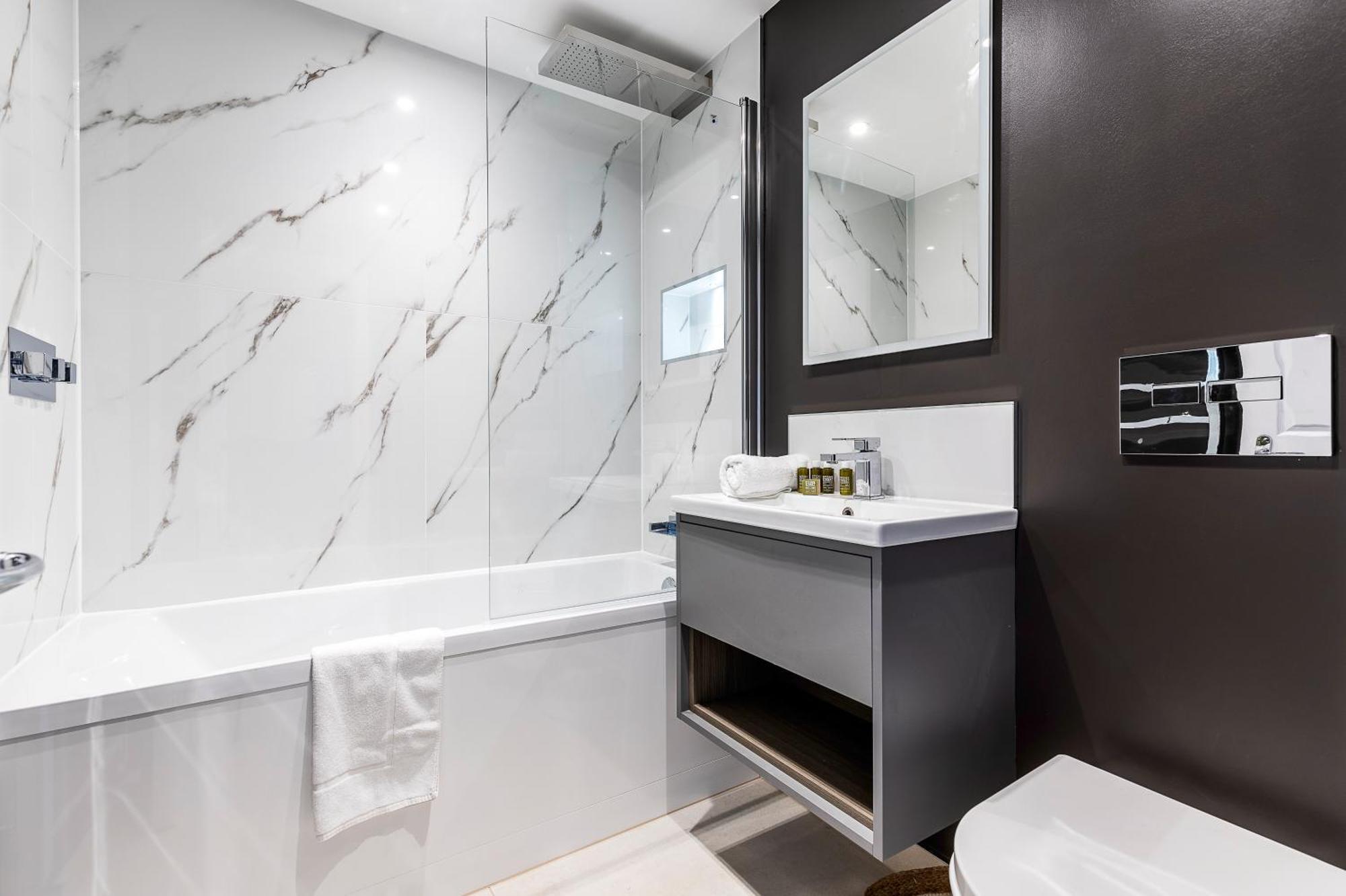 Leilighet Luxurious 3 Bed Flat With Patio And Garden