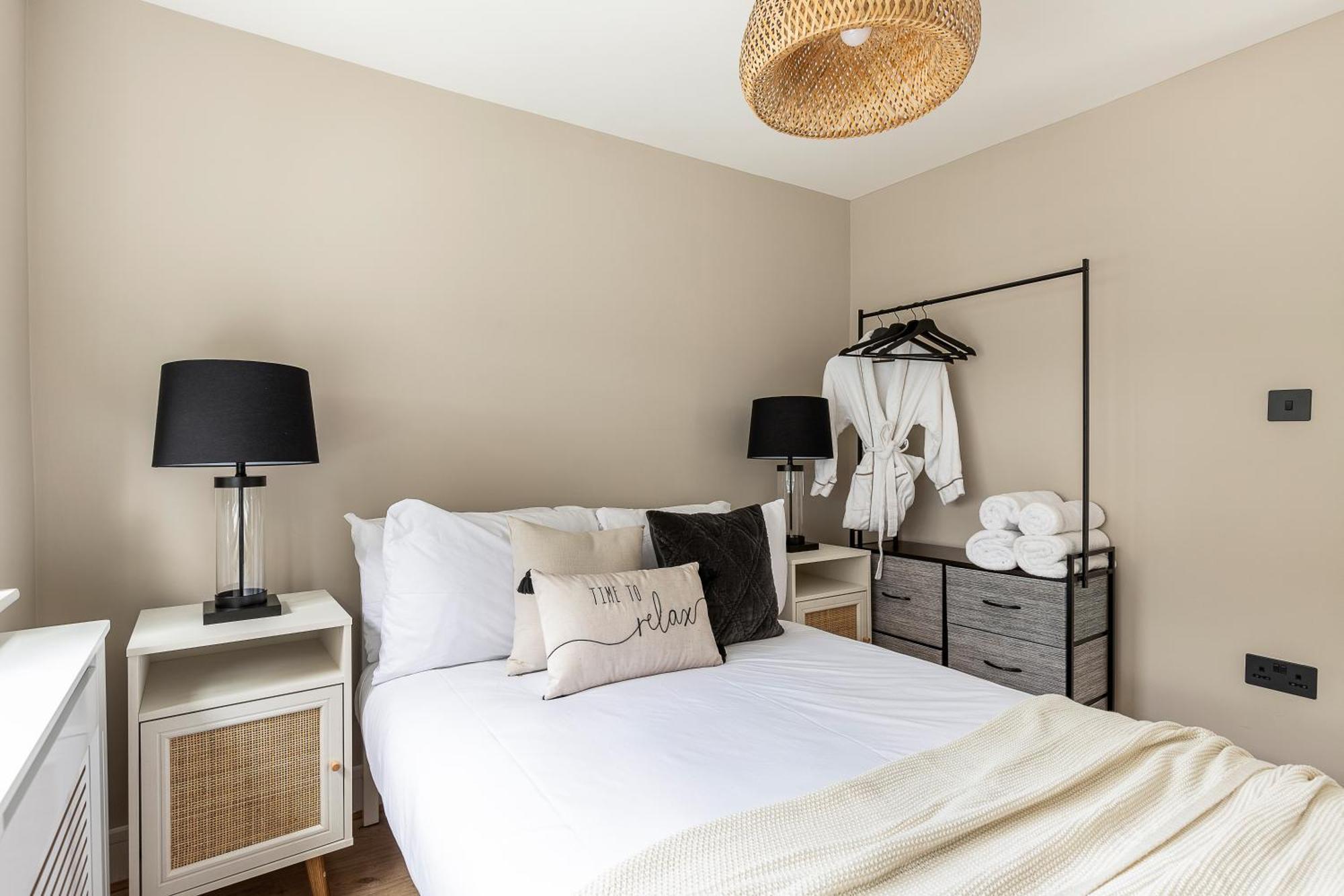 Luxurious 3 Bed Flat With Patio And Garden Leilighet London
