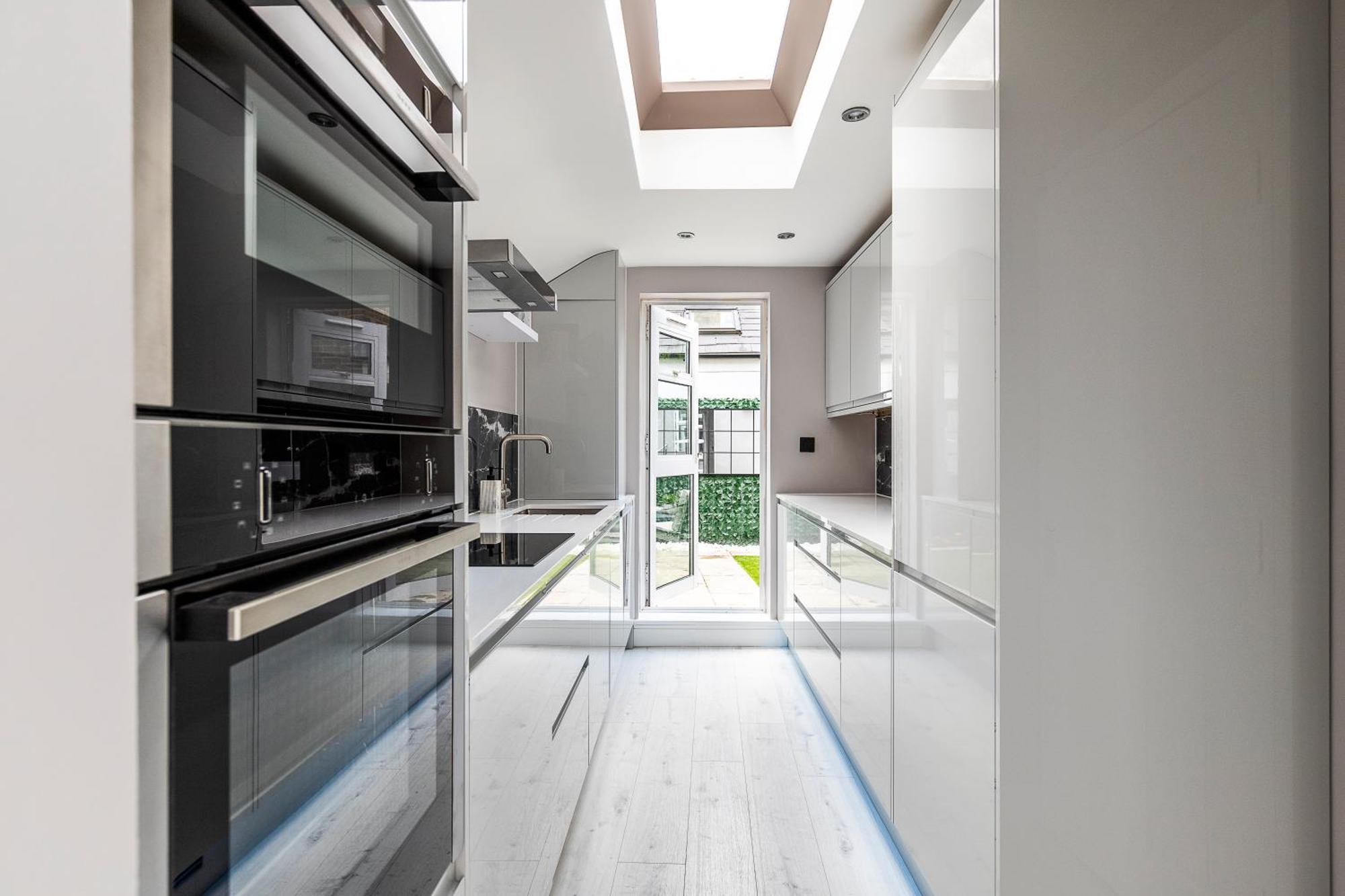 Luxurious 3 Bed Flat With Patio And Garden Leilighet London