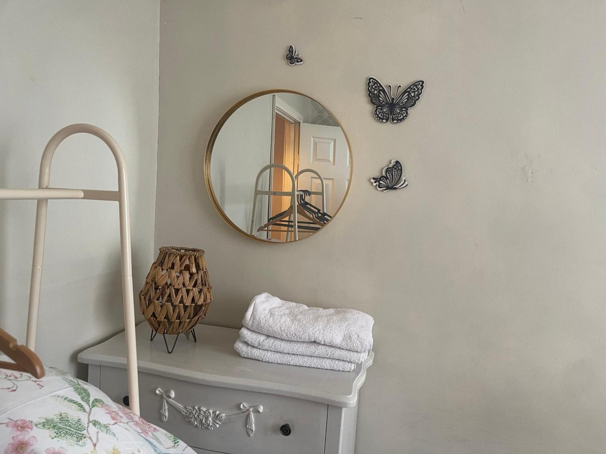 Apartment Lovely 1 Bedroom Flat 5 Minutes Walk From Station London