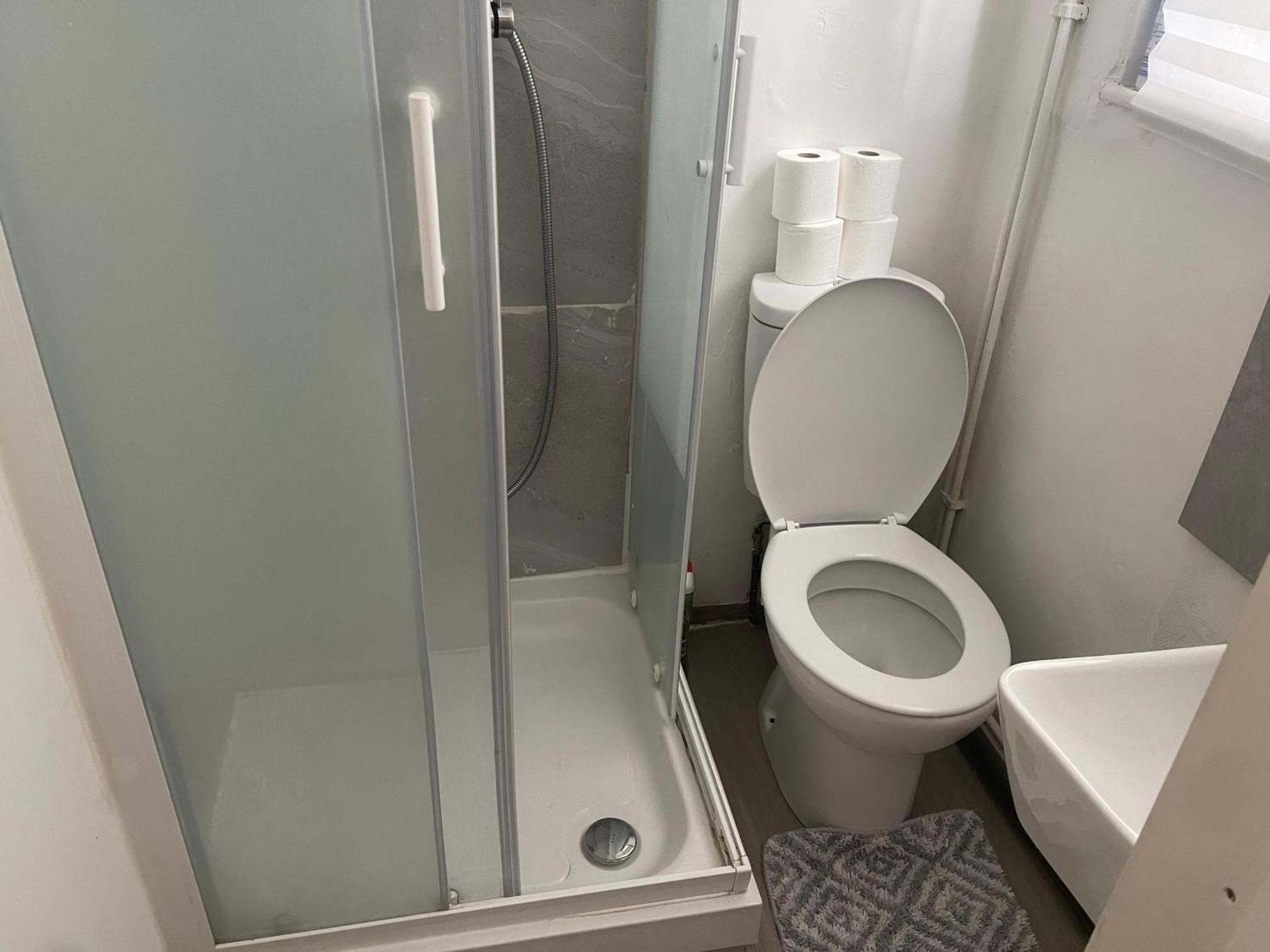 Apartment Lovely 1 Bedroom Flat 5 Minutes Walk From Station London