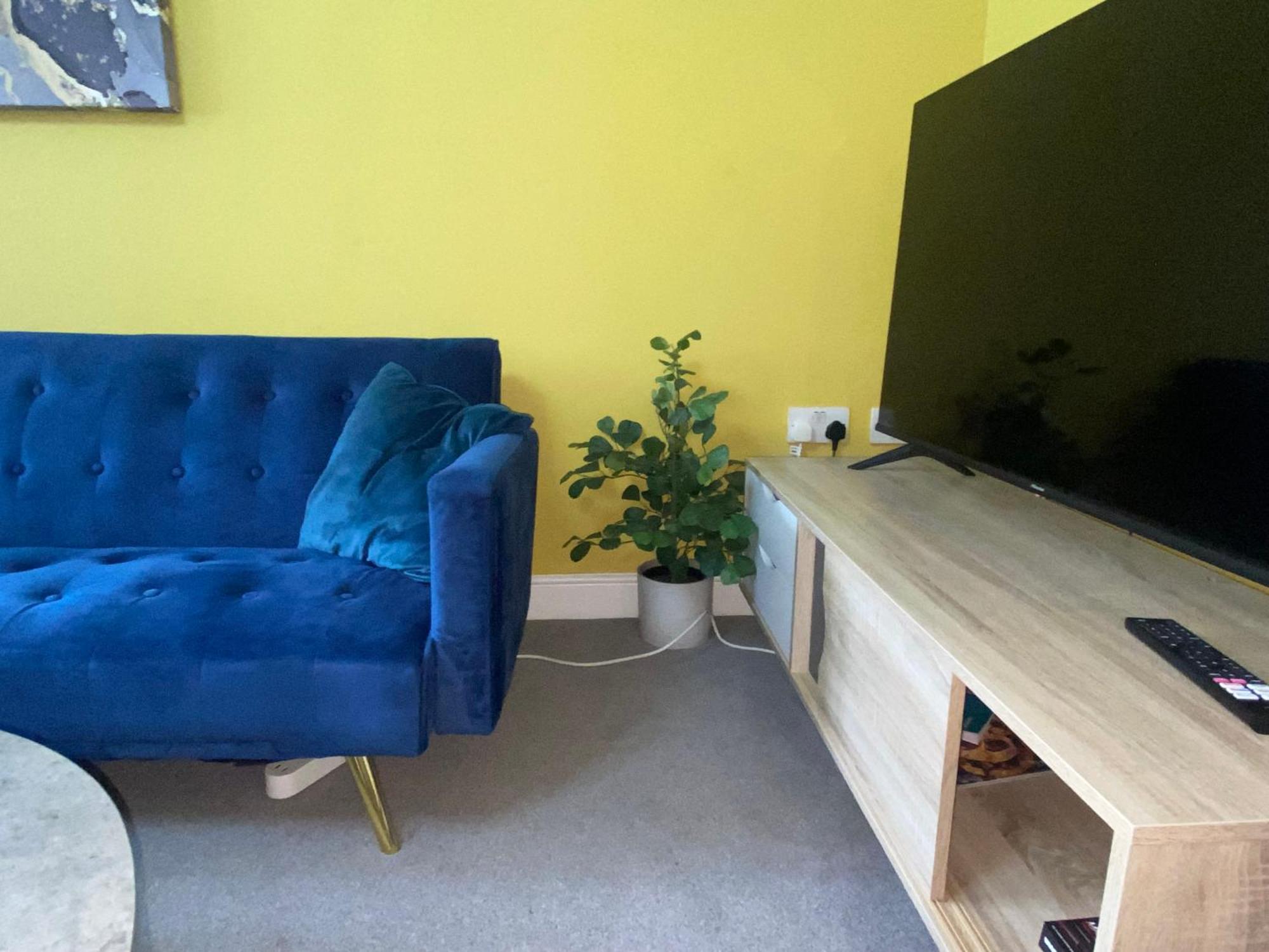 Family-friendly 2-bed, 2-bath Xmas - Book Now!