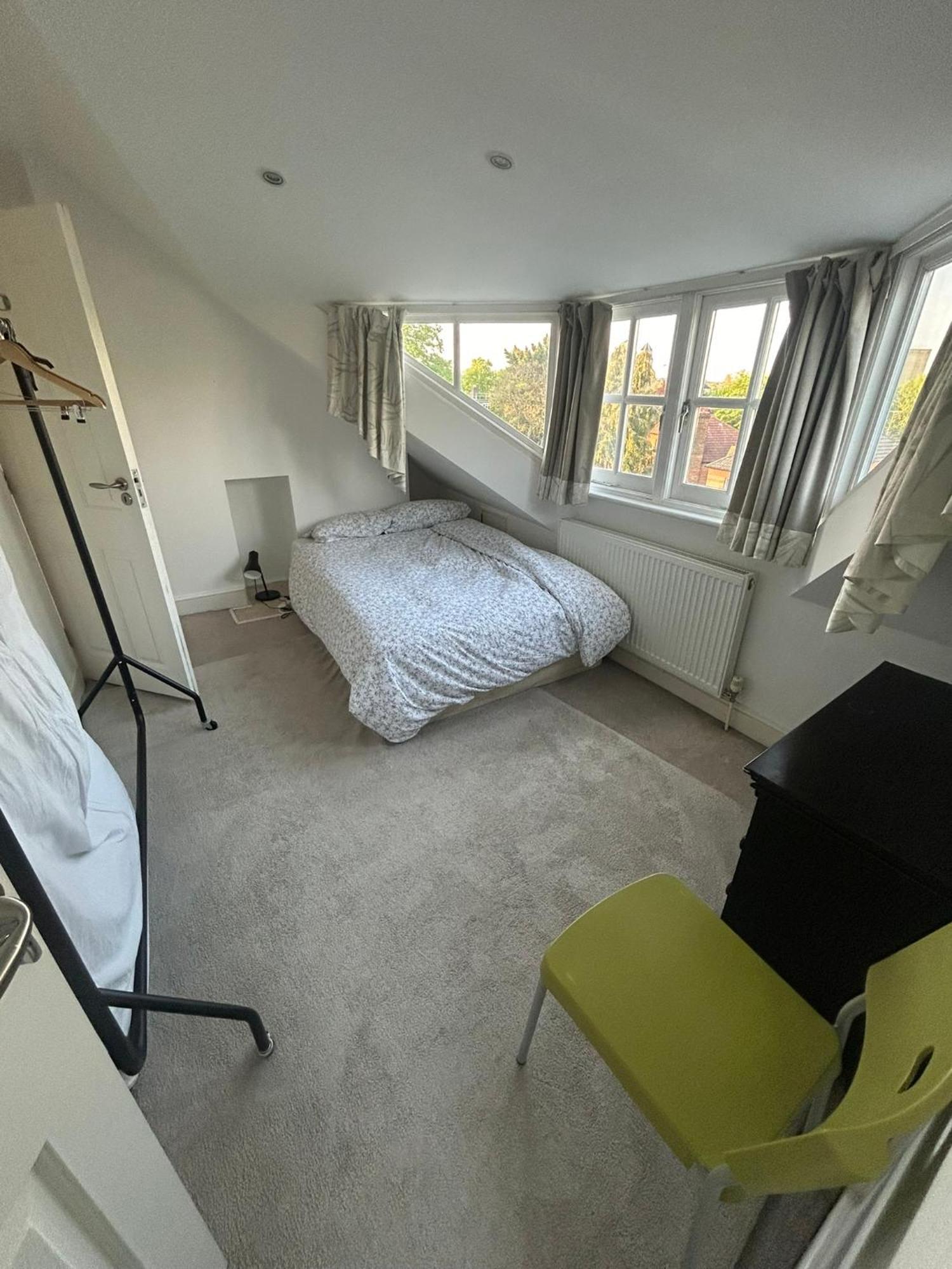 Apartment Cosy Attic Flat With Views