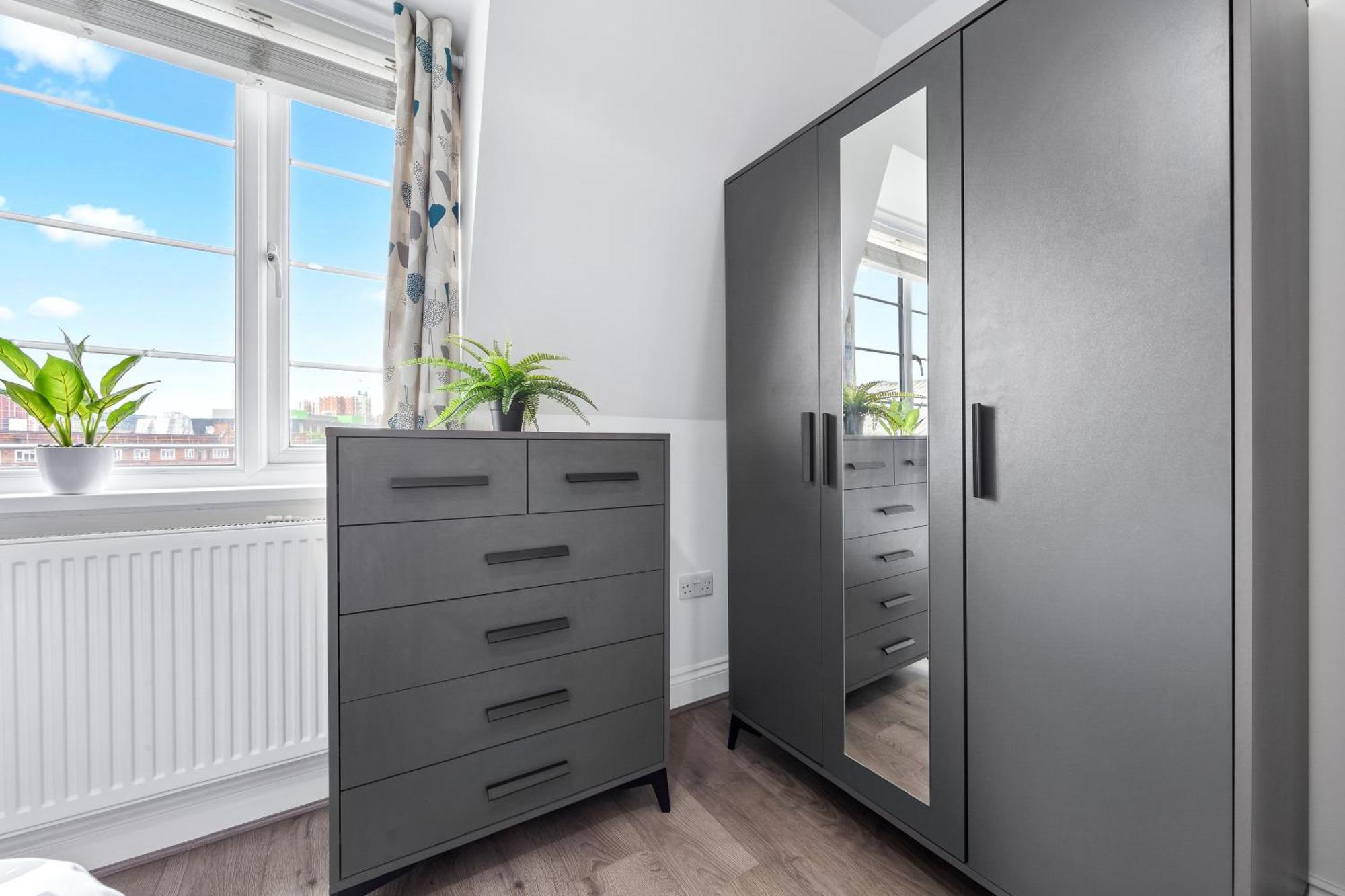 Two Bedroom Serviced - Nine Elms Luxury - Vauxhall & Westminster * London