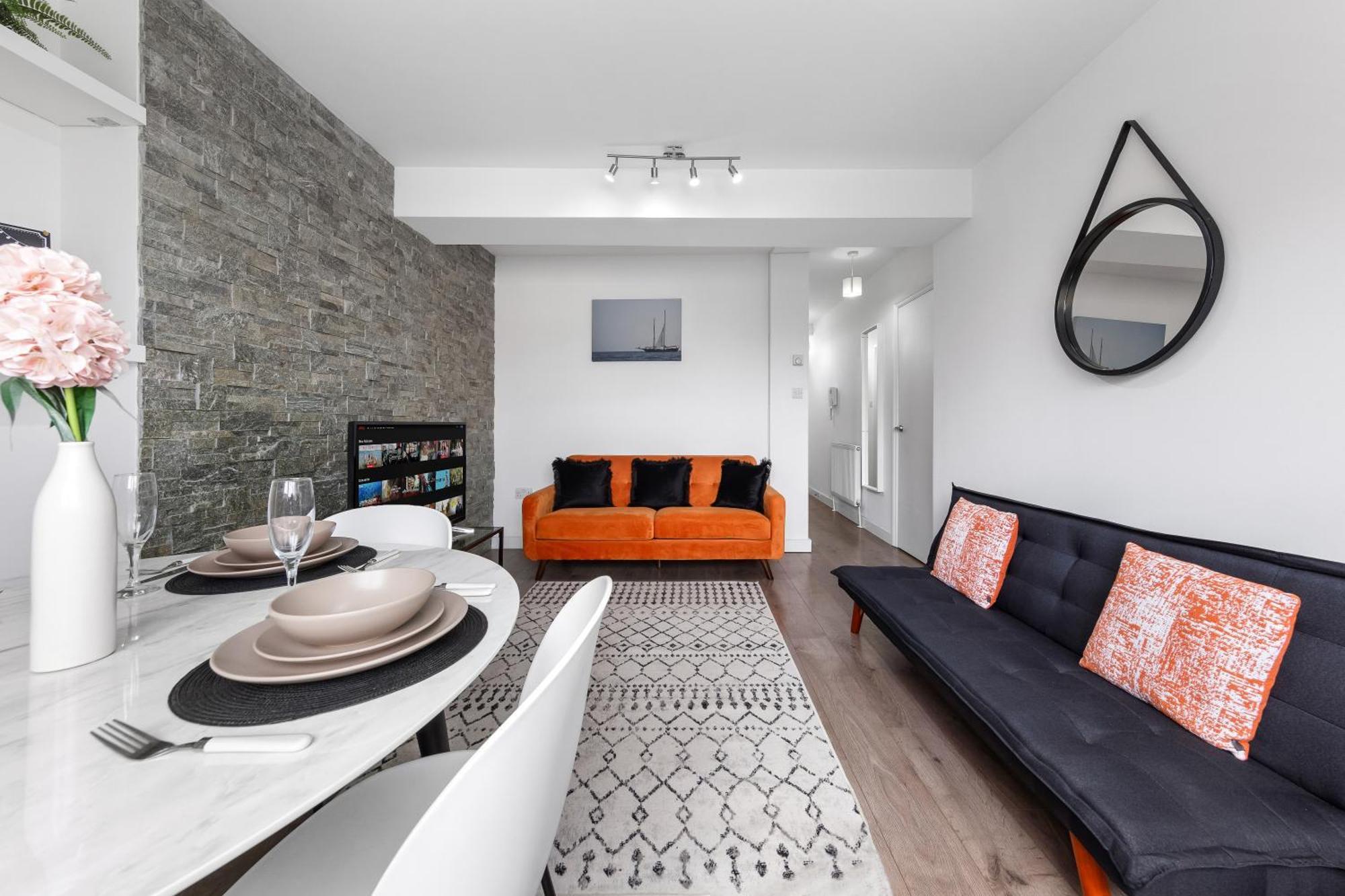 Two Bedroom Serviced - Nine Elms Luxury - Vauxhall & Westminster