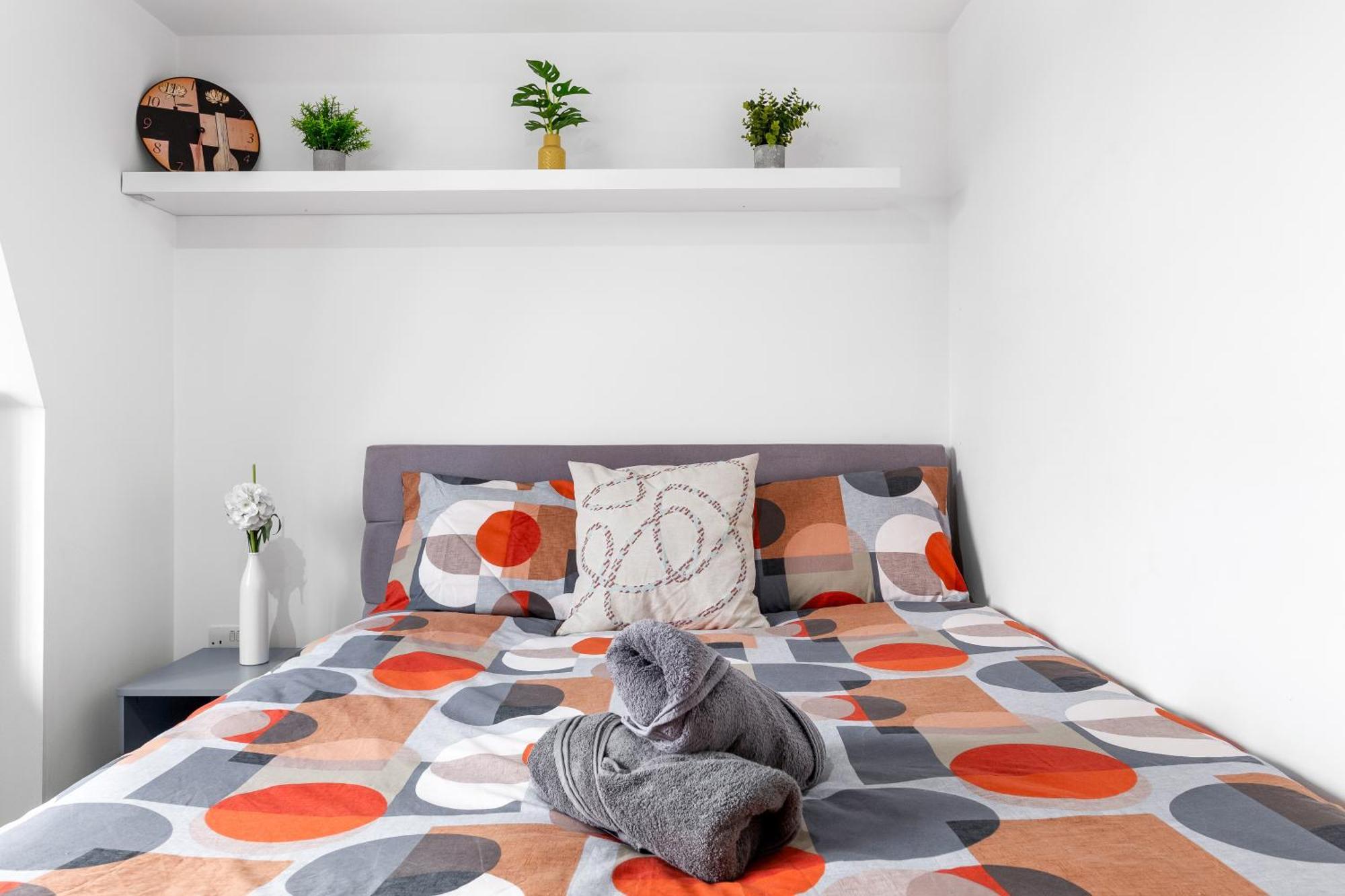 Two Bedroom Serviced - Nine Elms Luxury - Vauxhall & Westminster