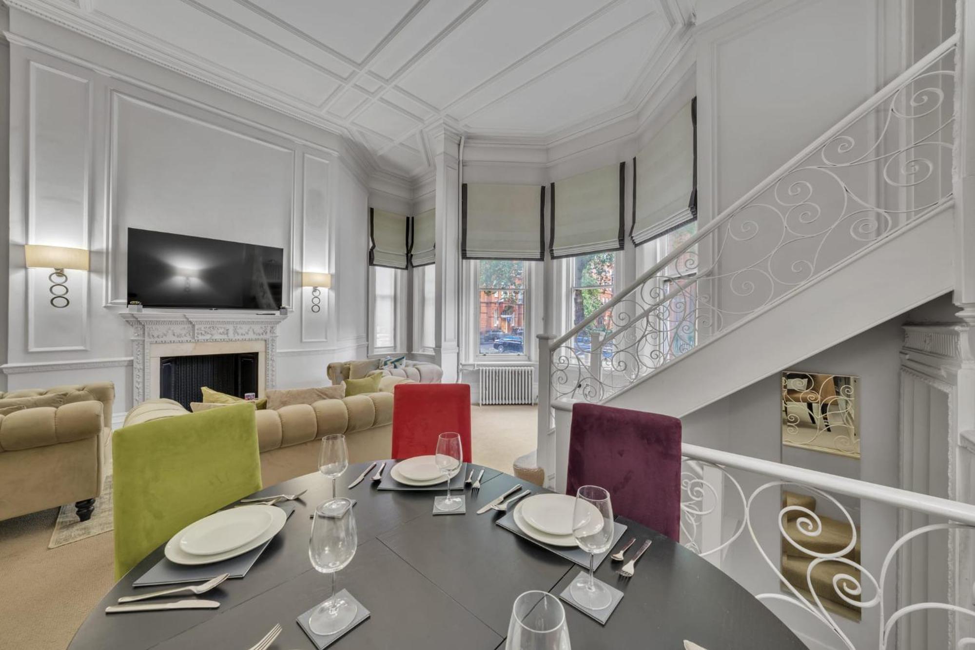 Knightsbridge - Hans Place * London