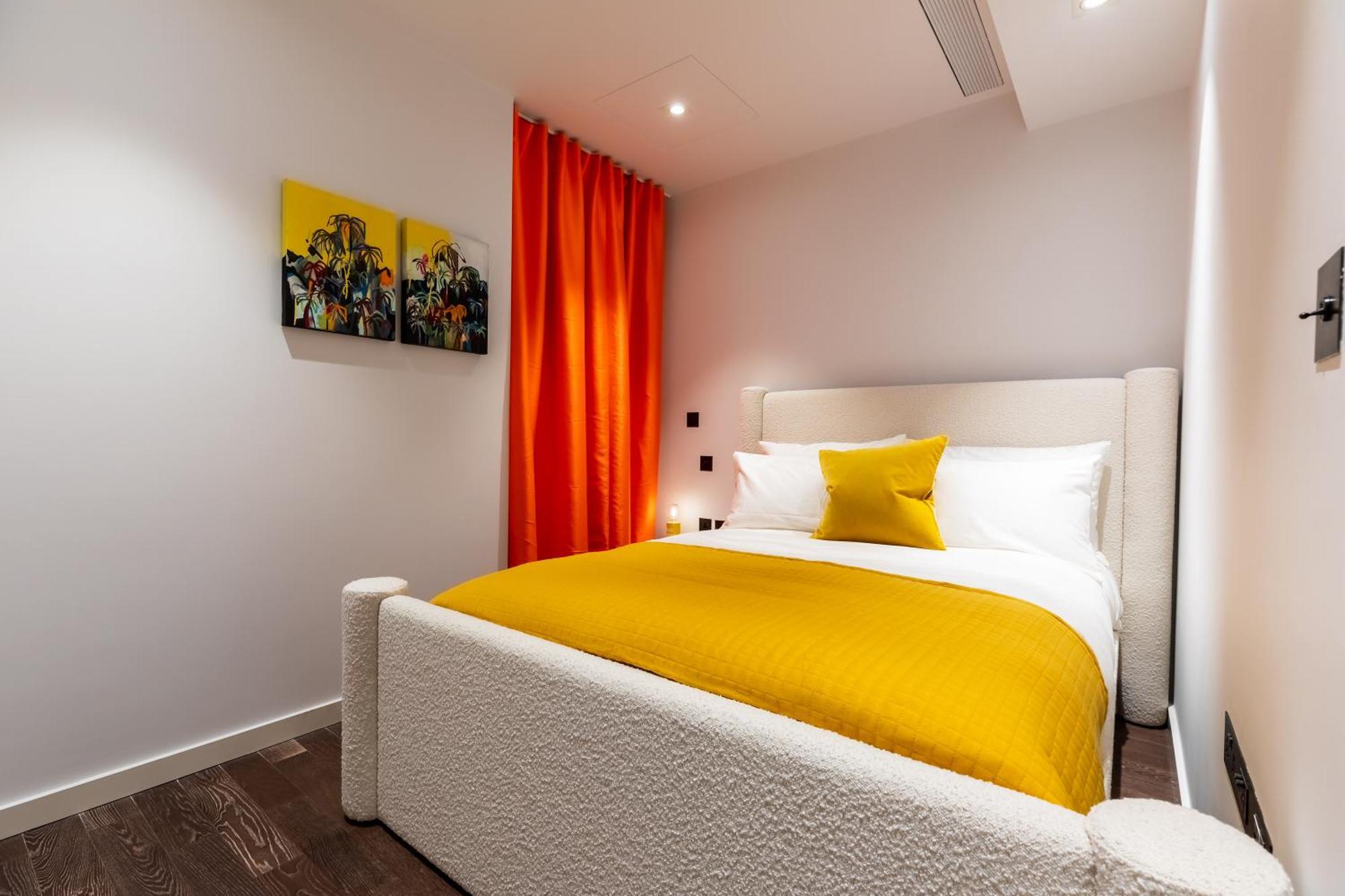 Apartment Luxurious Haven In Iconic Battersea Power Station