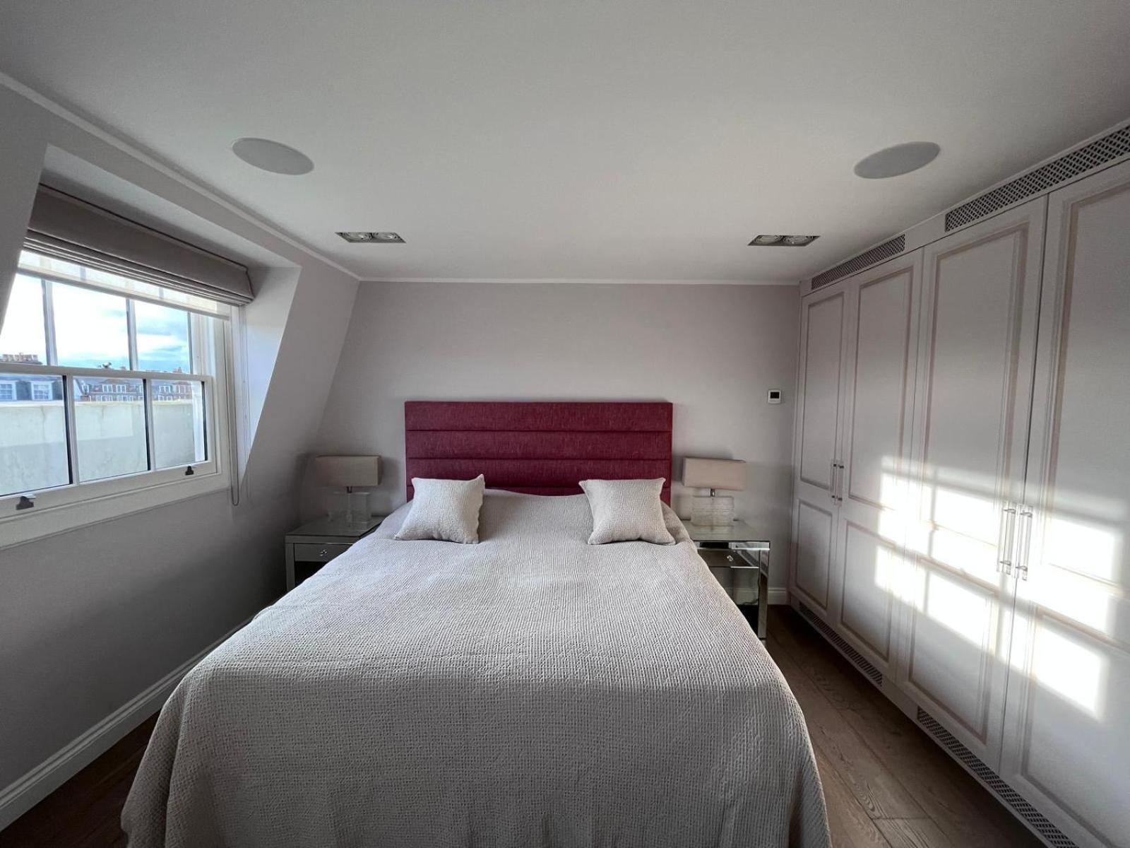 Lovely 6 Bedroom House Villa *