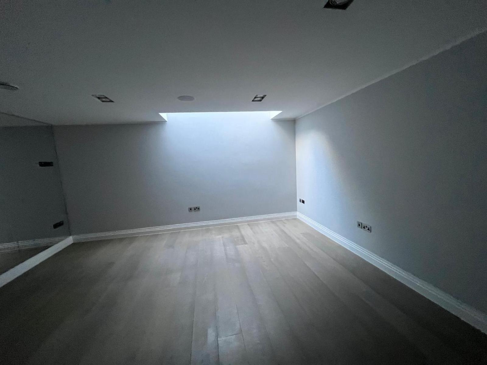 Lovely 6 Bedroom House London