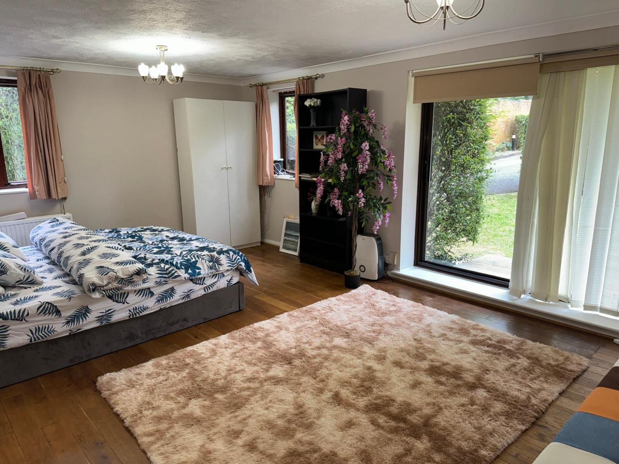 Stunning 2 Bedroom With Garden Sleep 6 London