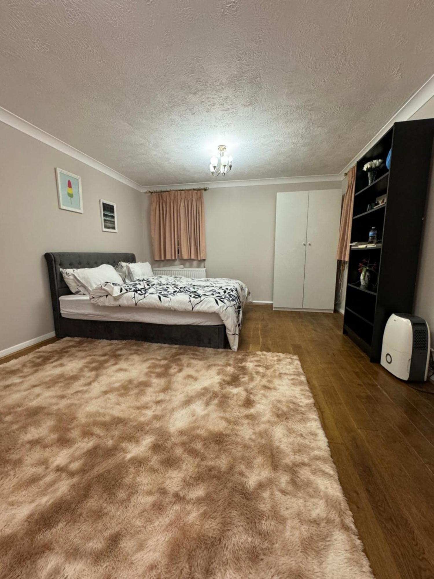 Stunning 2 Bedroom With Garden Sleep 6 London