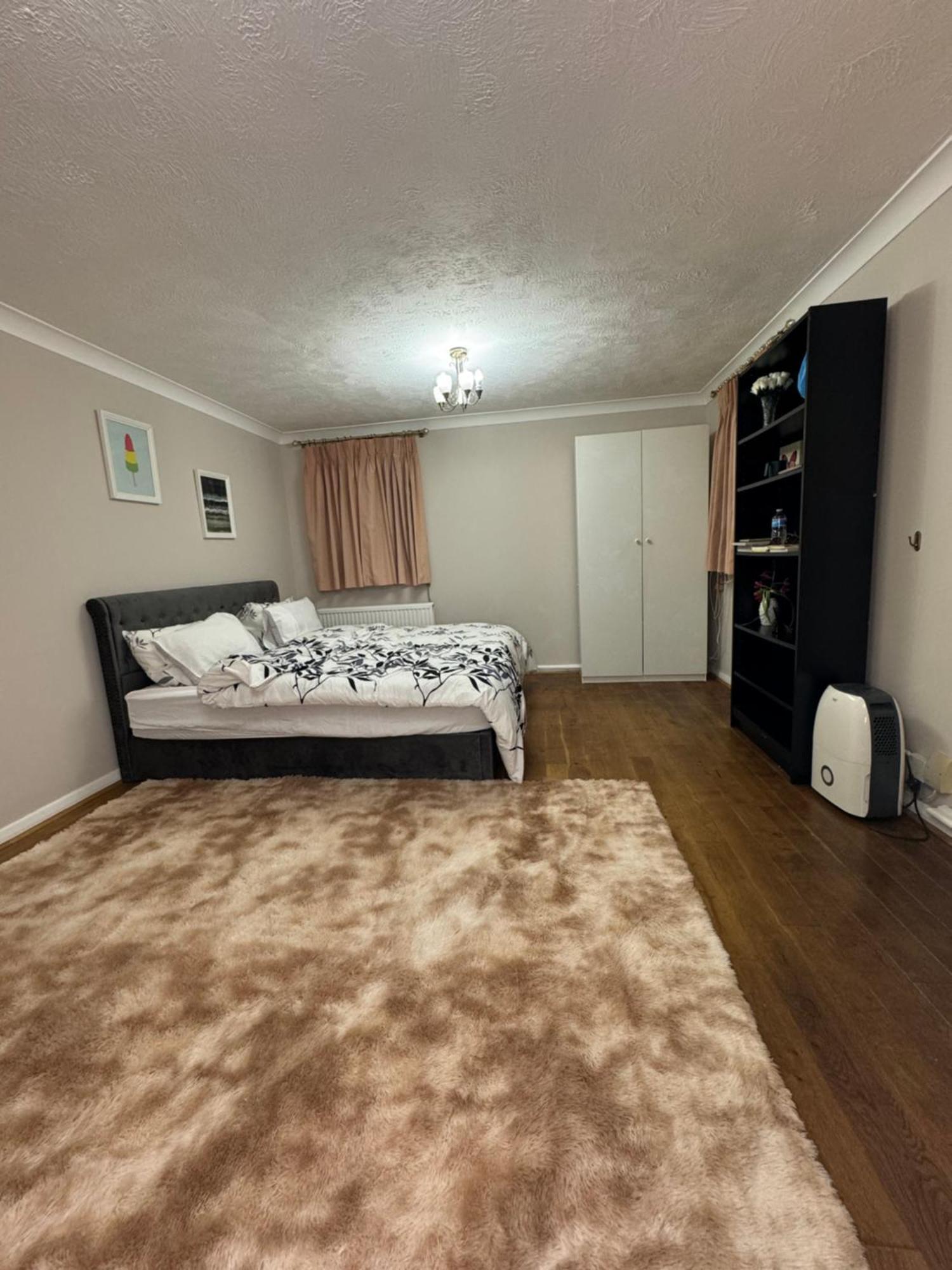 Apartment Stunning 2 Bedroom With Garden Sleep 6 London