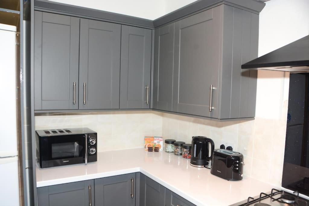 Ferienhaus 3 Bed House In The Heart Of Palmers Green,