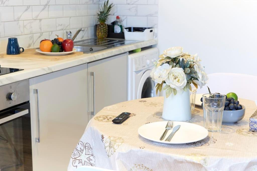 Flat In Bricklane Market Apartment *