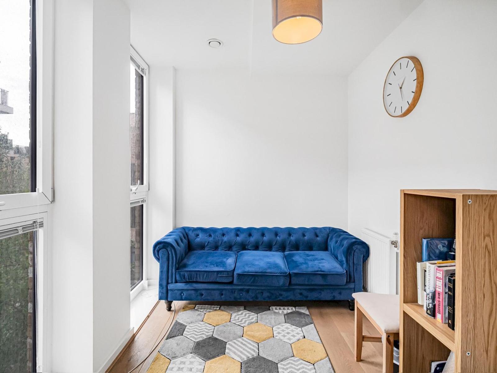 Apartment Modern Flat With Balcony Pass The Keys London