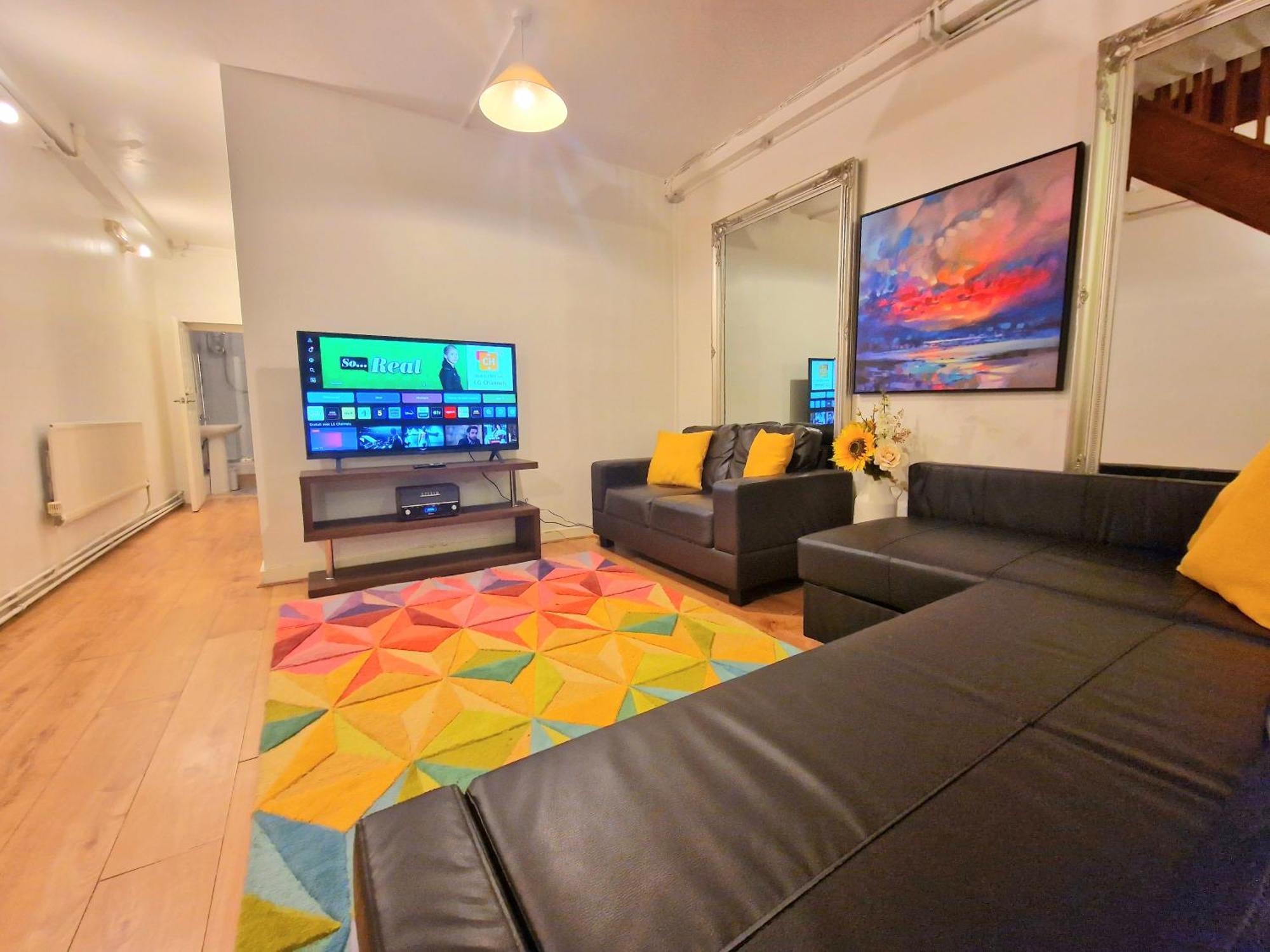 Duplex With 3 Bedrooms And Large Sofa-bed Back Patio, Near Angel And King's Cross Station Apartamento Londres