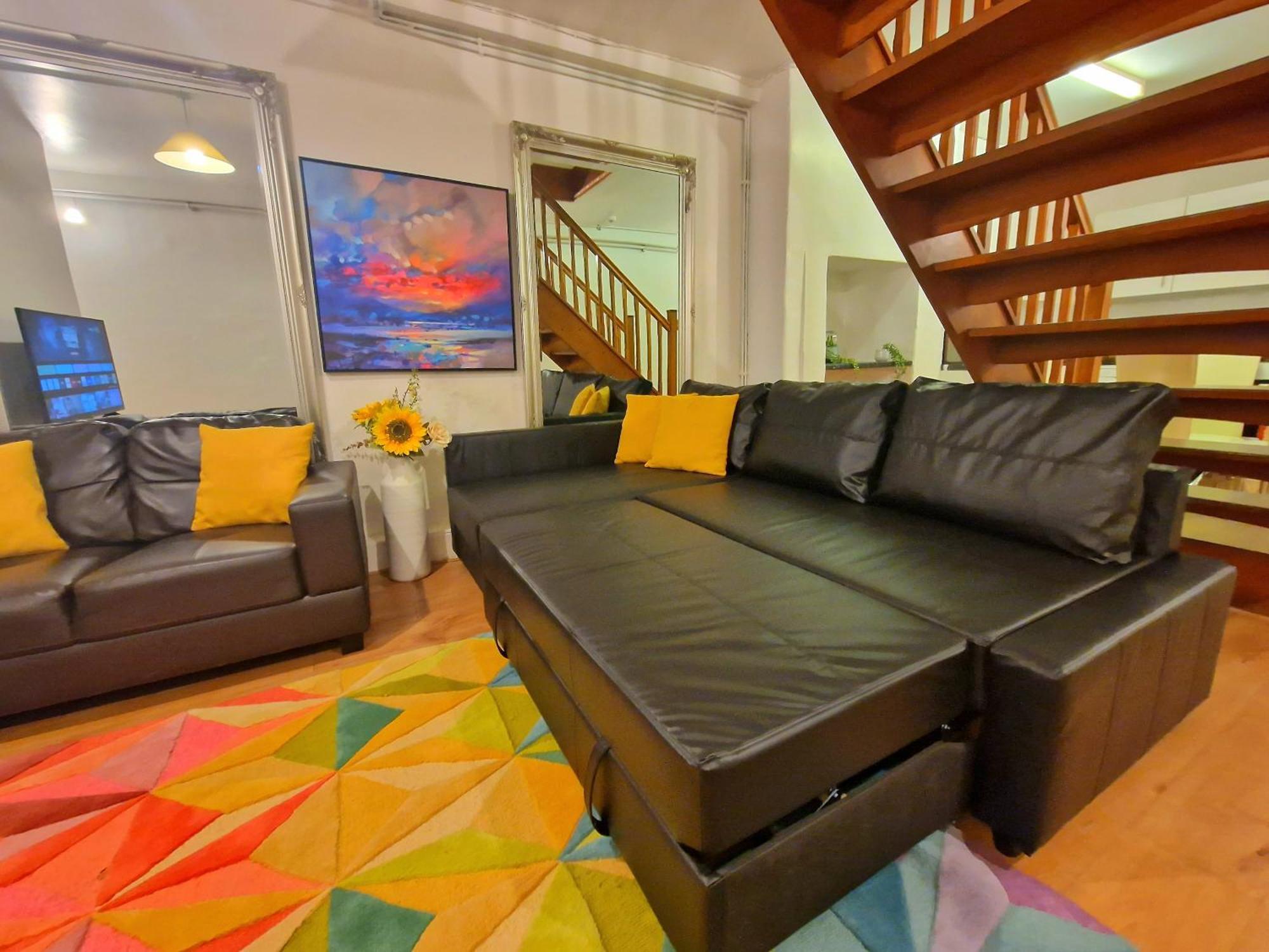 Duplex With 3 Bedrooms And Large Sofa-bed Back Patio, Near Angel And King's Cross Station Apartamento Londres