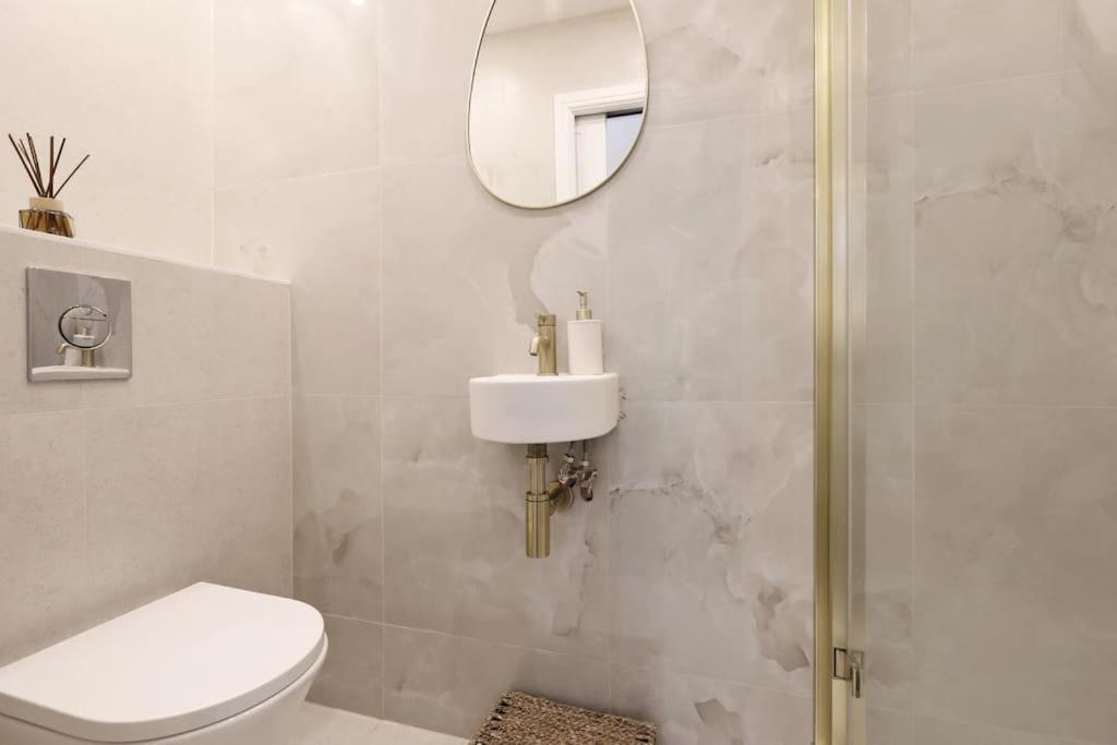 Lux 3 Bedrooms 4 Bathrooms Notting Hill