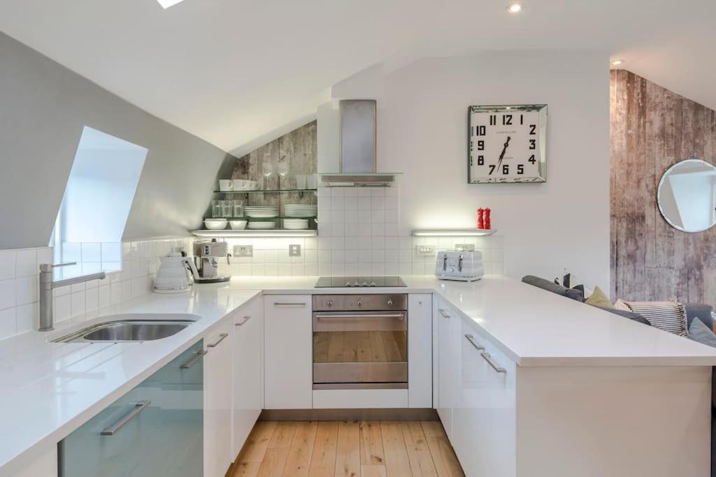 Apartment Kings Cross Two Bedroom Penthouse *