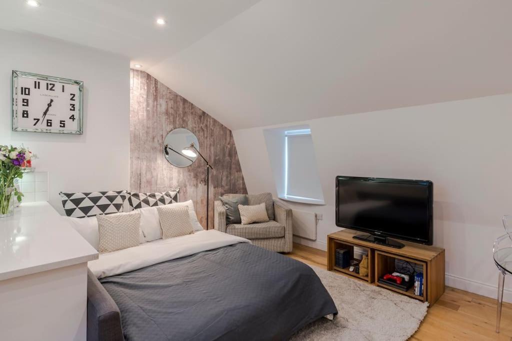 Kings Cross Two Bedroom Penthouse *