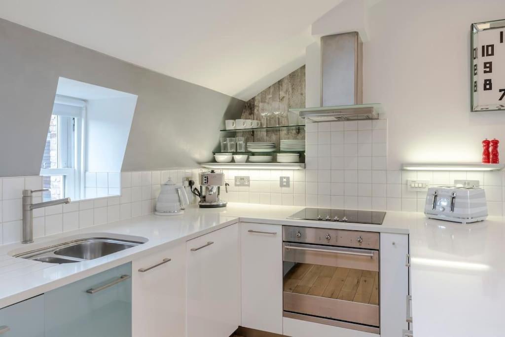 Kings Cross Two Bedroom Penthouse