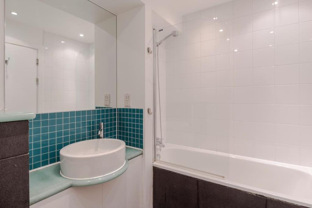 Apartment Kings Cross Two Bedroom Penthouse *