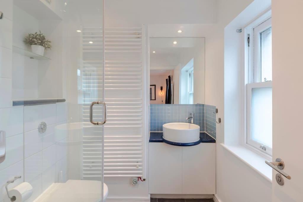 Apartment Kings Cross Two Bedroom Penthouse *