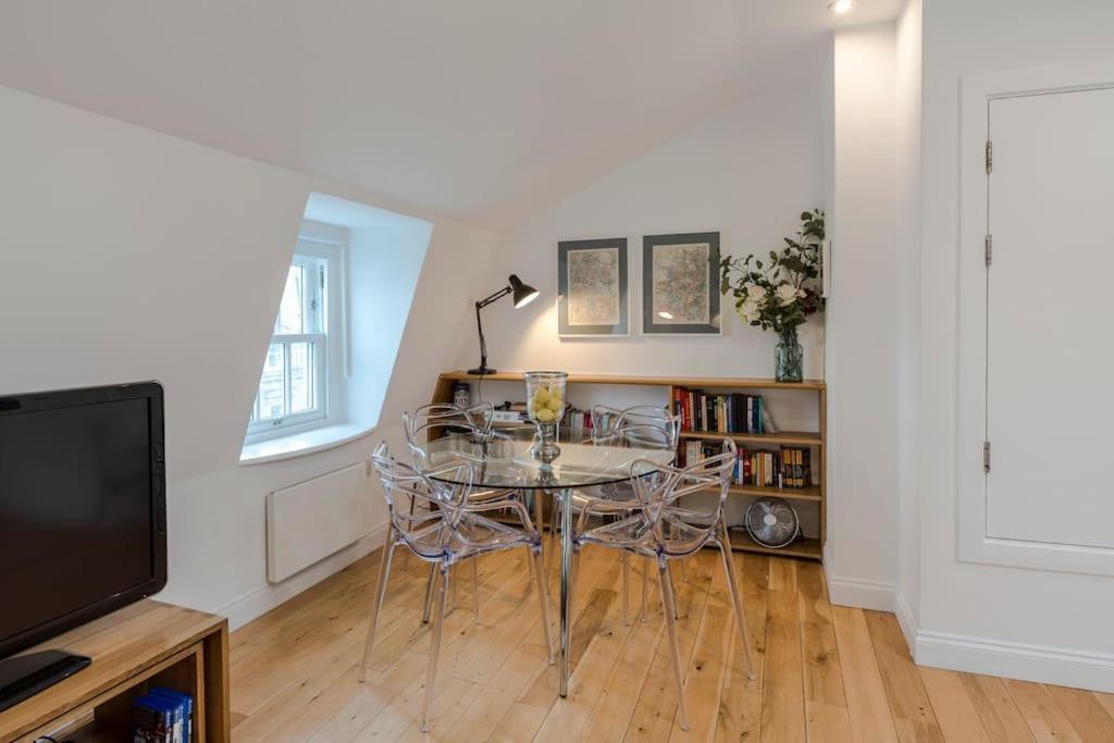 Kings Cross Two Bedroom Penthouse *