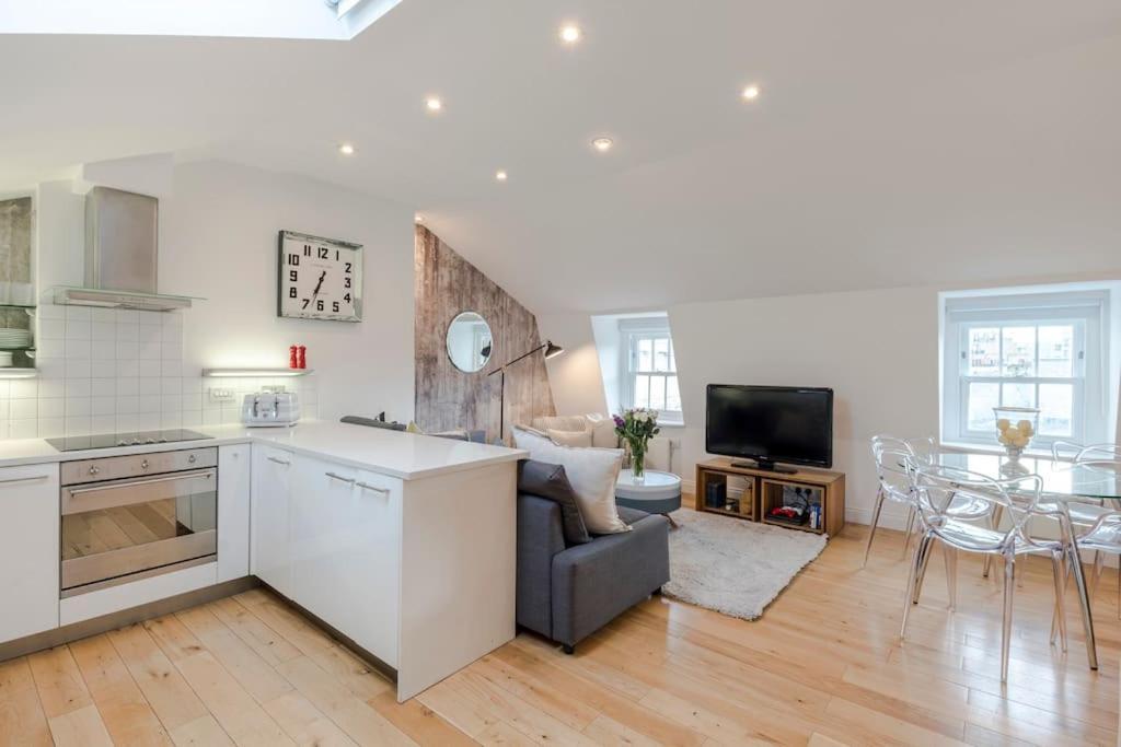 Kings Cross Two Bedroom Penthouse Apartment
