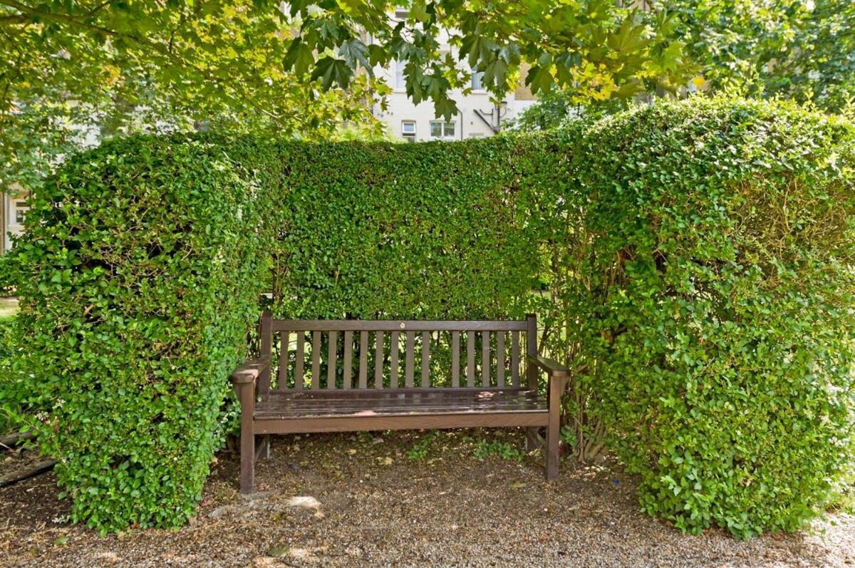 Leafy Earls Court 3 Bed Flat Apartment London