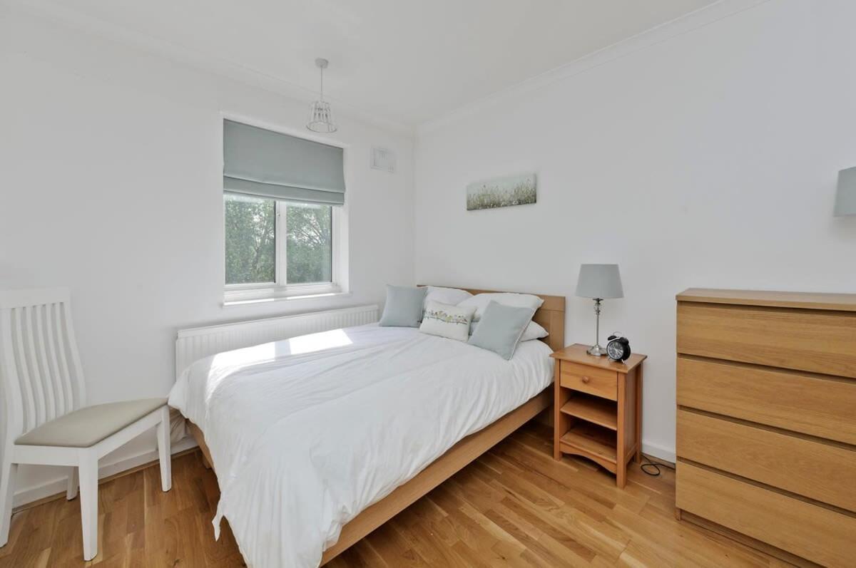 Leafy Earls Court 3 Bed Flat London